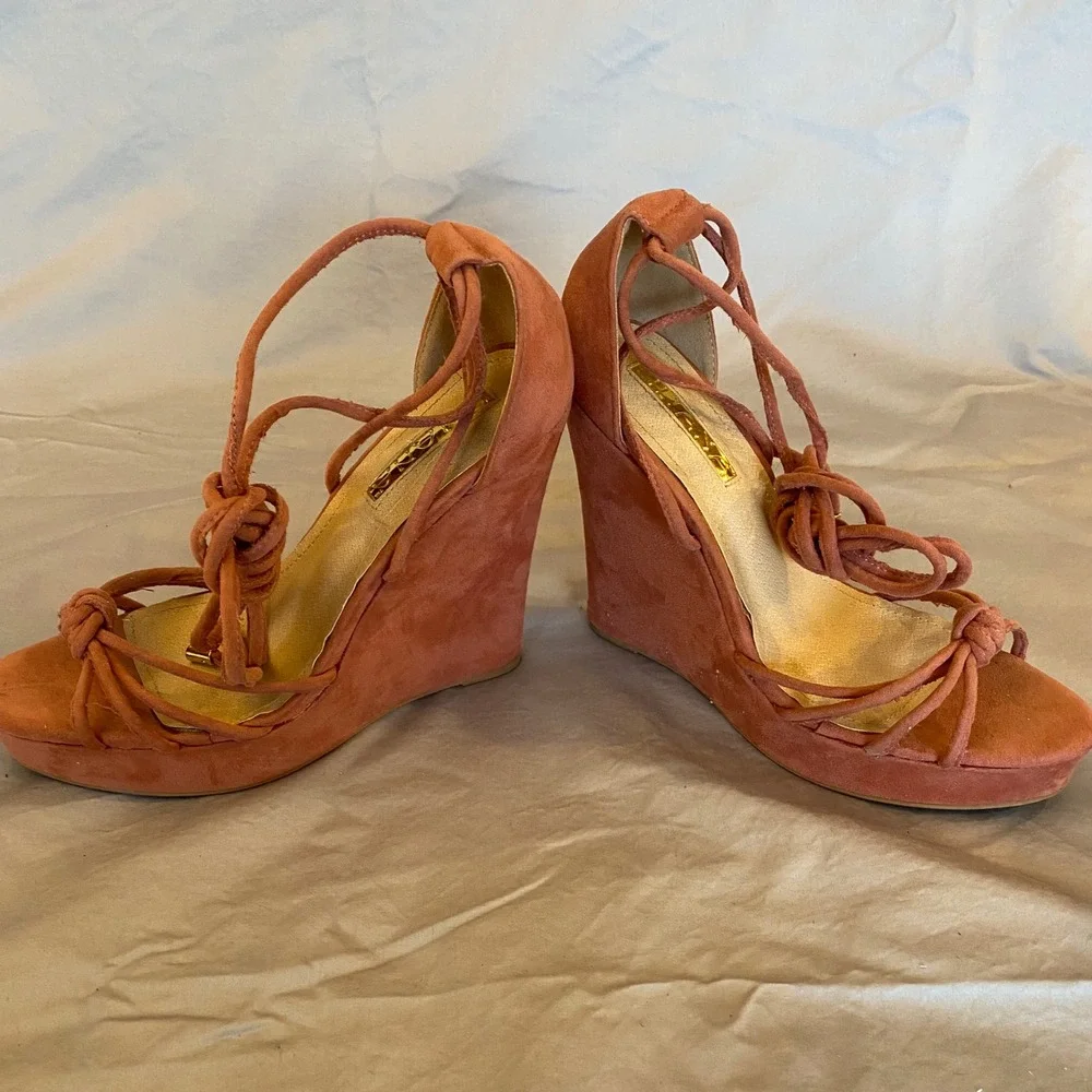 ILIANA Women's Coral Suede Lace Up Wedge‎ Heels Size 10